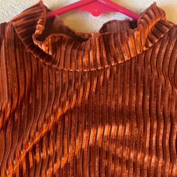 Long sleeve velvety top - Picture 2 of 3